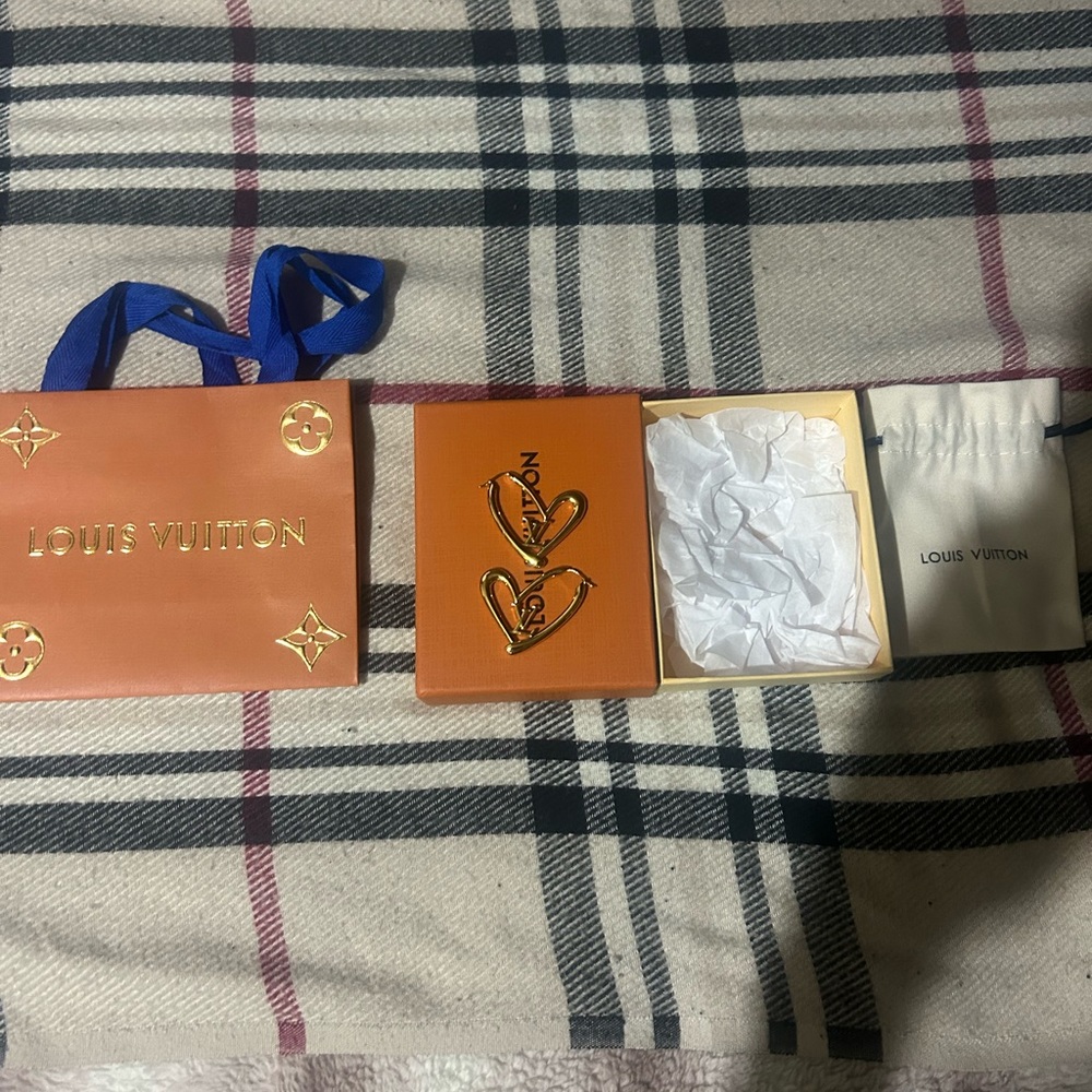 Lv earings. Good condition. High quality fashion earrings.